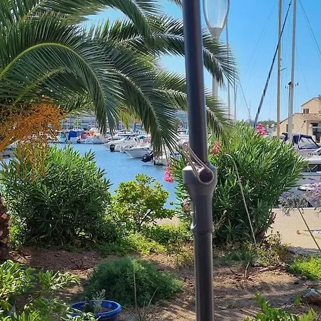 Au Village Naturiste, Vue Marina Apartman *